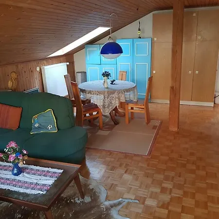 Kocevska Hiša za goste 4*